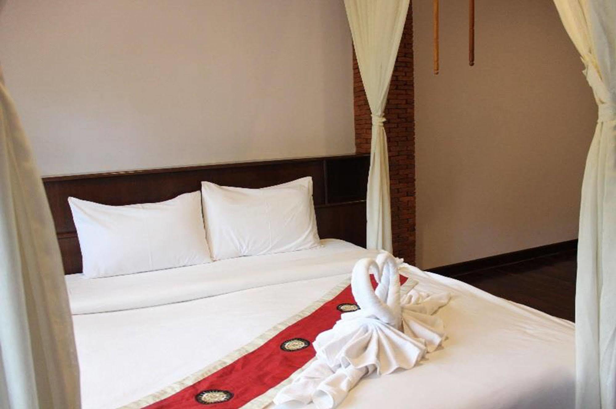 Boom Boom Beach Resort Laem Sing Chanthaburi Exterior photo